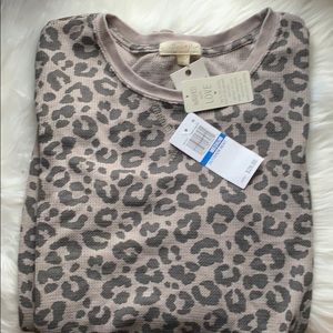 Never wore white white leopard print long sleeve